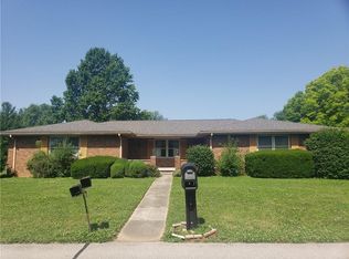 4908 N Riverside Dr, Columbus, IN 47203