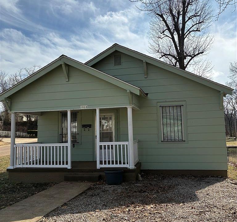 1st image of 1002 Tremont St