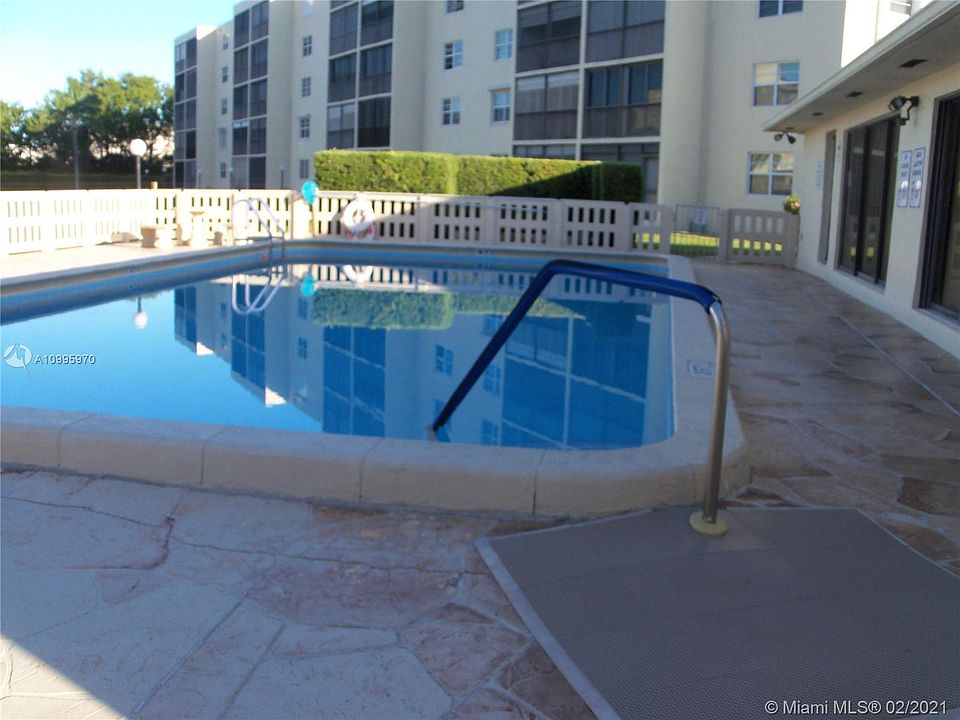 1st image of 170 SE 5th Ave APT 107