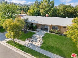 24311 Aetna St, Woodland Hills, CA 91367
