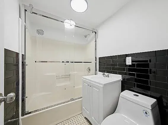 300 E 96th St #2E — Photo 24