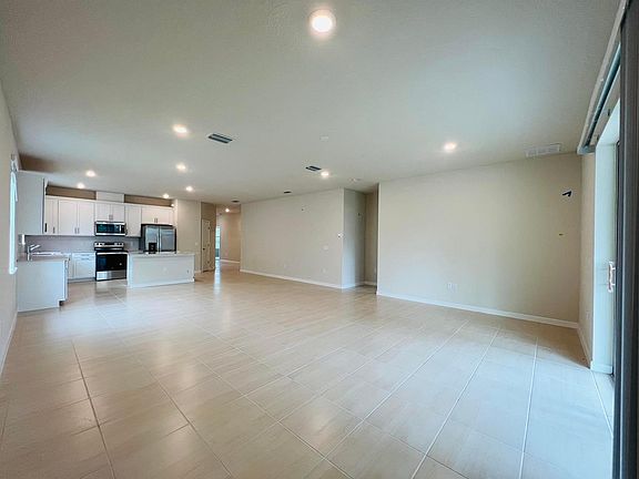 5th image of 17441 Bay St