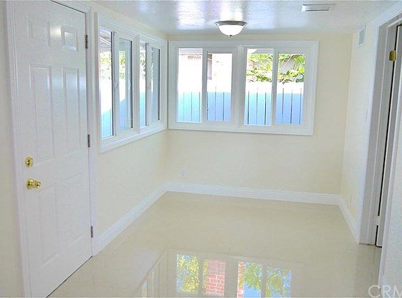 4th image of 10921 Marian Dr