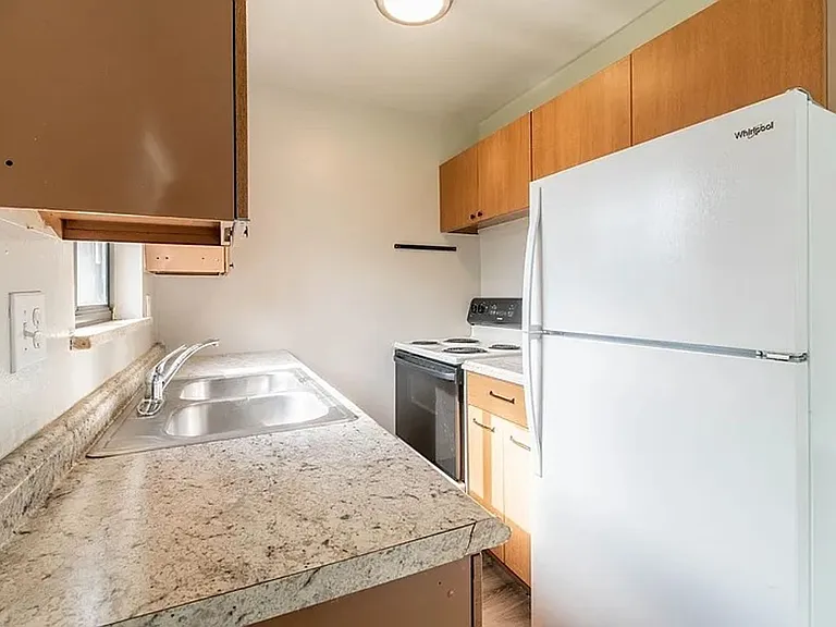 670 Miller Ct #3 — Photo 6