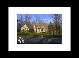 5881 Turnberry Dr, Commerce Township, MI