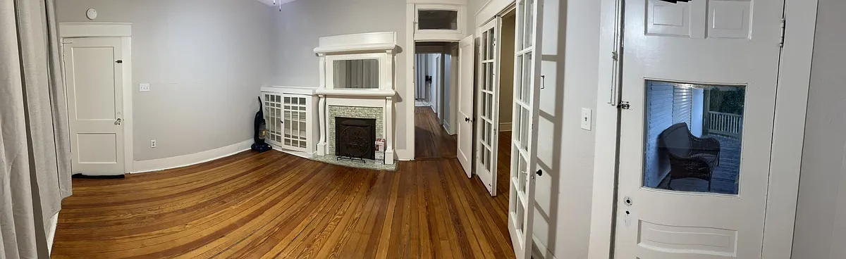 Can be used as living or extra living room area. Access to balcony - 725 W Poplar St #2