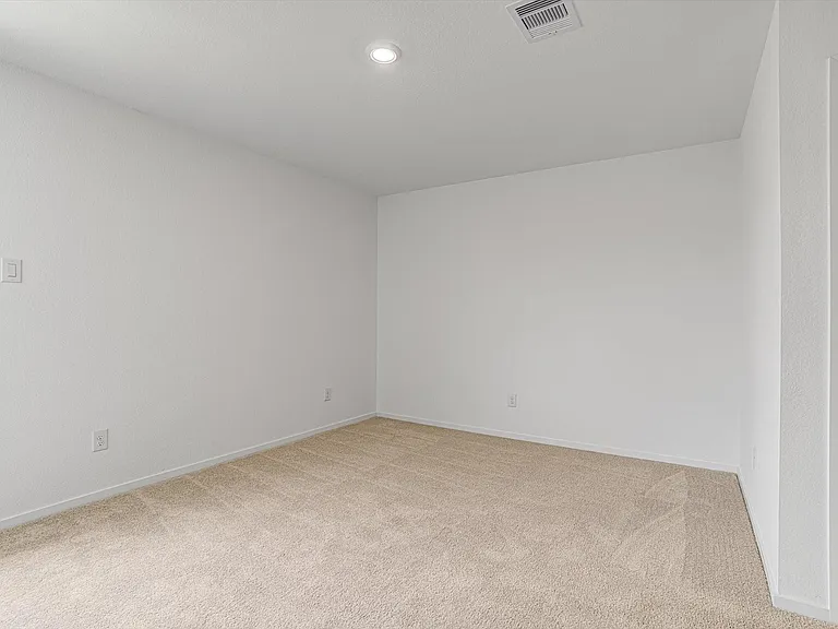 390 Lucia Way — Photo 19