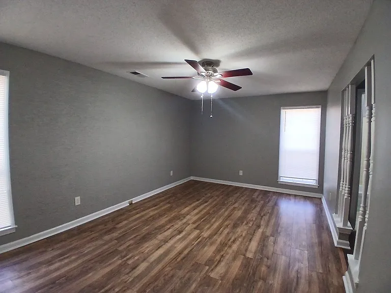 6764 Boylston Dr — Photo 12