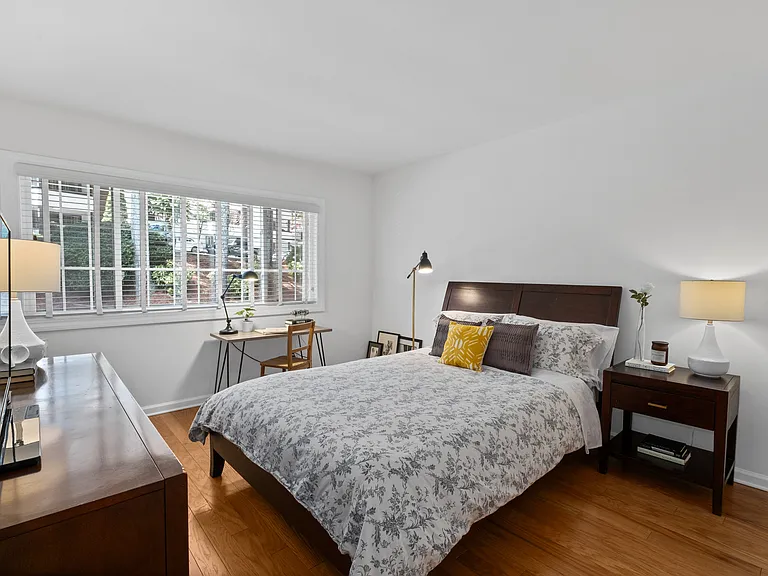 1445 Monroe Dr NE — Photo 11