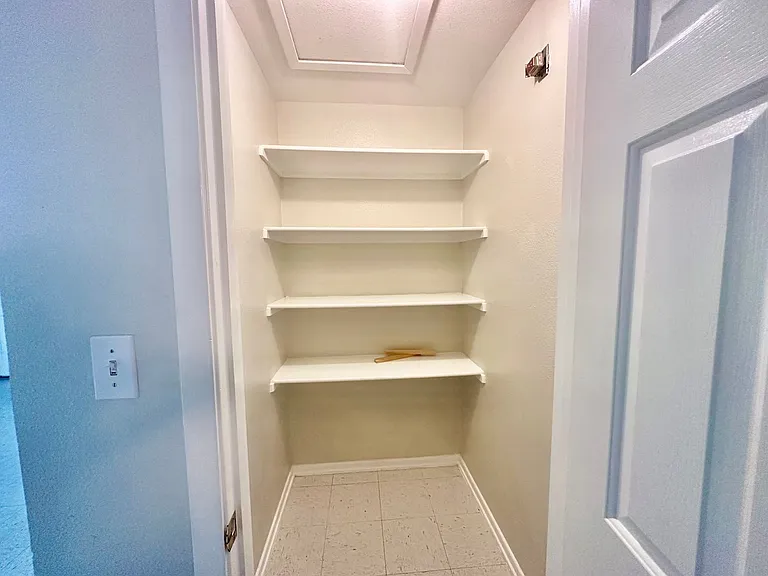 132 S Mansfield St #A — Photo 15