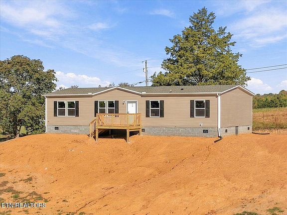 2nd image of 900 Shackleford Rd