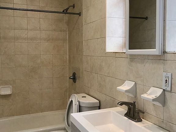 3rd image of 137 E 116th St #4C
