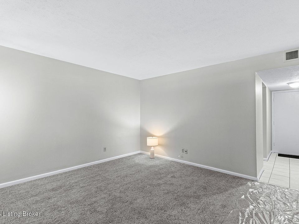 1st image of 2300 Dundee Rd APT 6