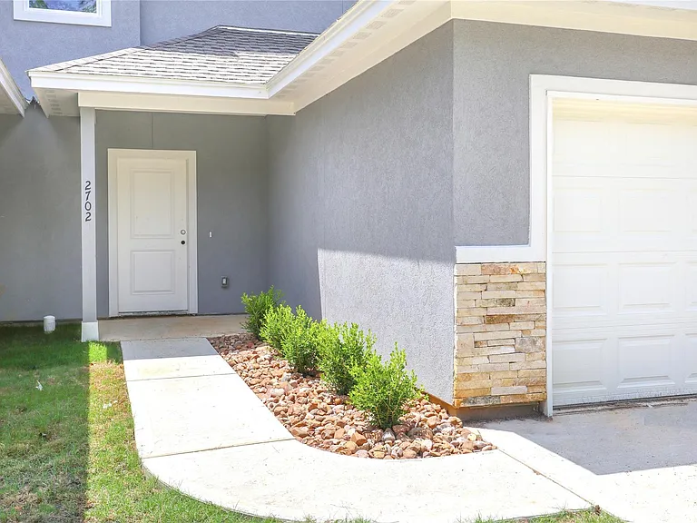 2702 Appian Way — Photo 2