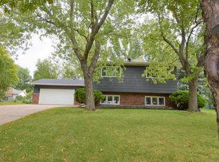 1464 W Gateway Cir S, Fargo, ND 58103