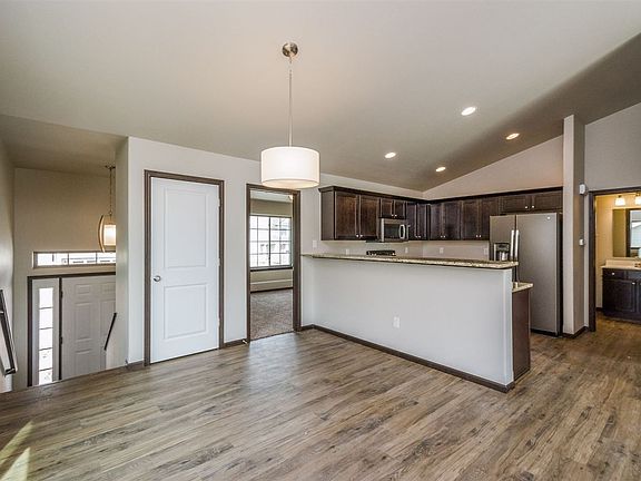 3rd image of 1245 Mary Ln
