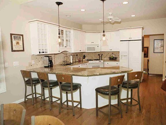 3rd image of 4068 Deerfield Woods Dr