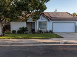279 W Fallbrook Ave, Clovis, CA 93611