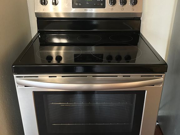 3rd image of 1217 Oak Dr