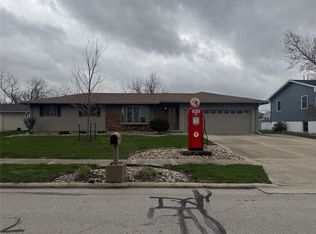 322 W 3rd St, Huxley, IA 50124