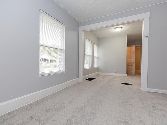 3rd image of 1501 Lawn Ave