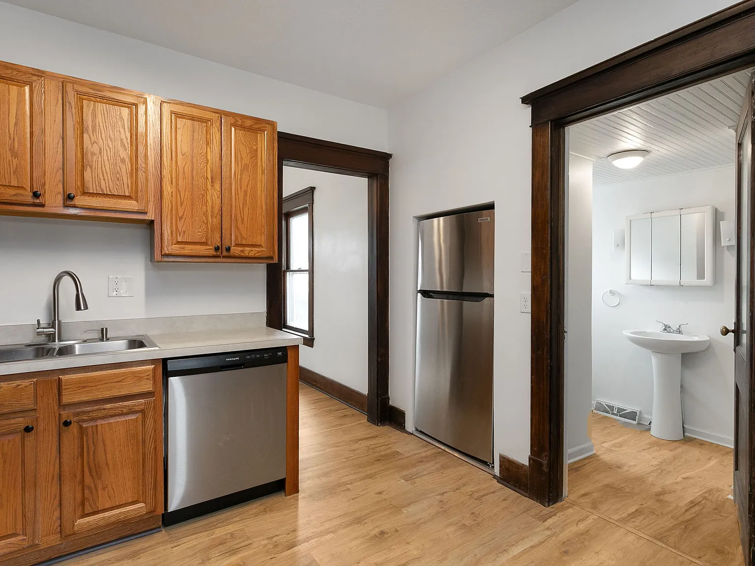 4 bed, 1404 sqft, $1,995 — Photo 3