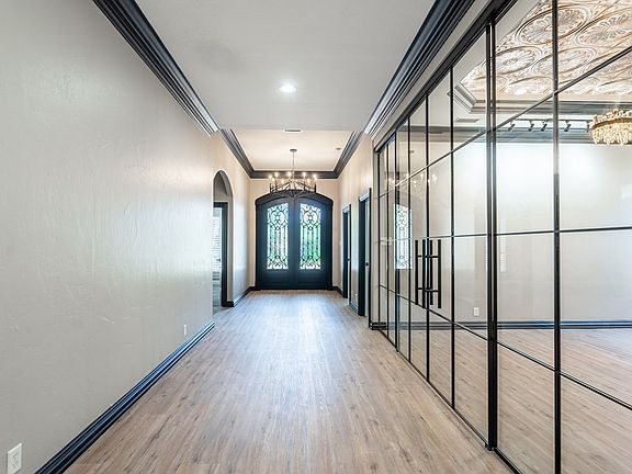 4th image of 5705 Fenway Dr