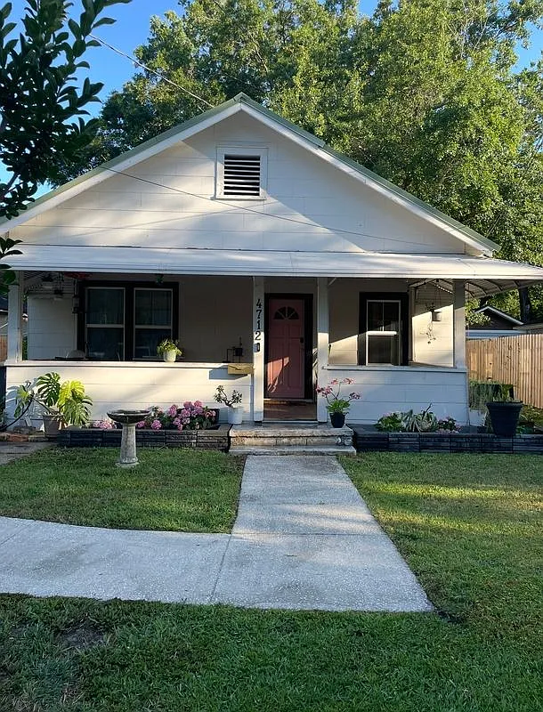 2 bed, 1.0 bath, 1128 sqft, $2,000 — Photo 1
