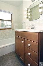 5th image of 2542 Howard St NE