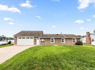 214 Sunset Dr, Hudson, MI