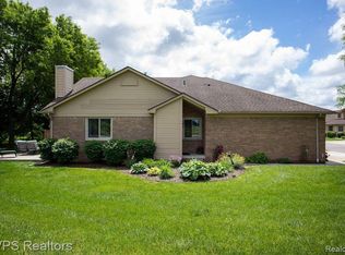 48888 Windmill Cir E, Macomb, MI 48044