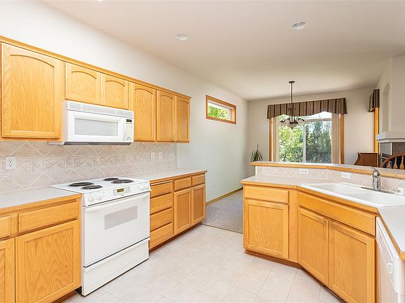 2nd image of 2714 E 62nd Ln