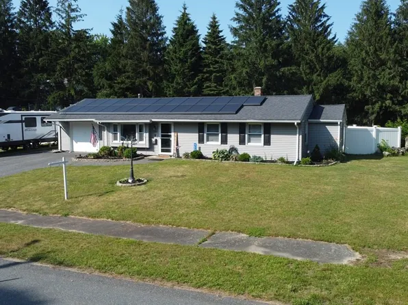 465 Mount Fair Cir, Swansea, MA 02777