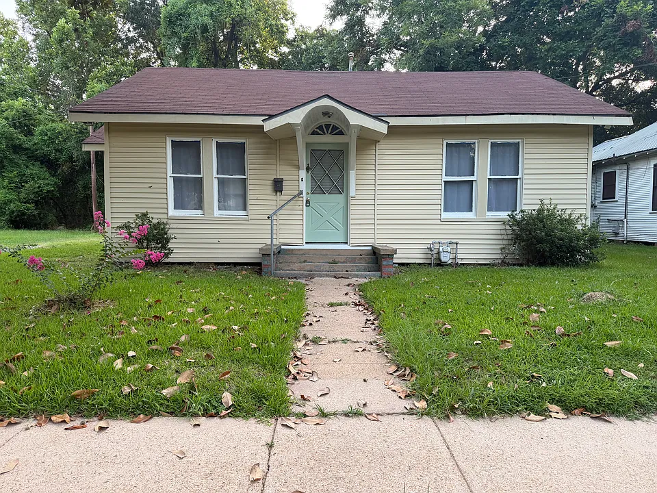 319 Chester St