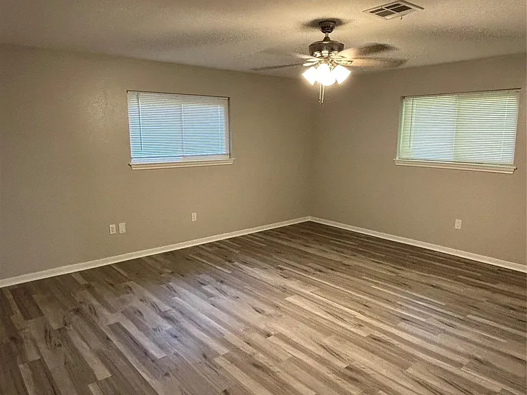 26019 Leafywood Dr — Photo 15