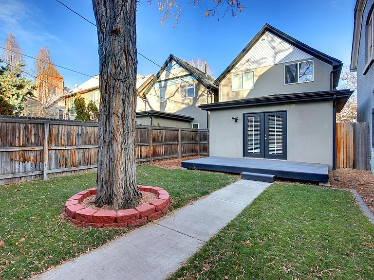 2081 N Ogden St — Photo 32