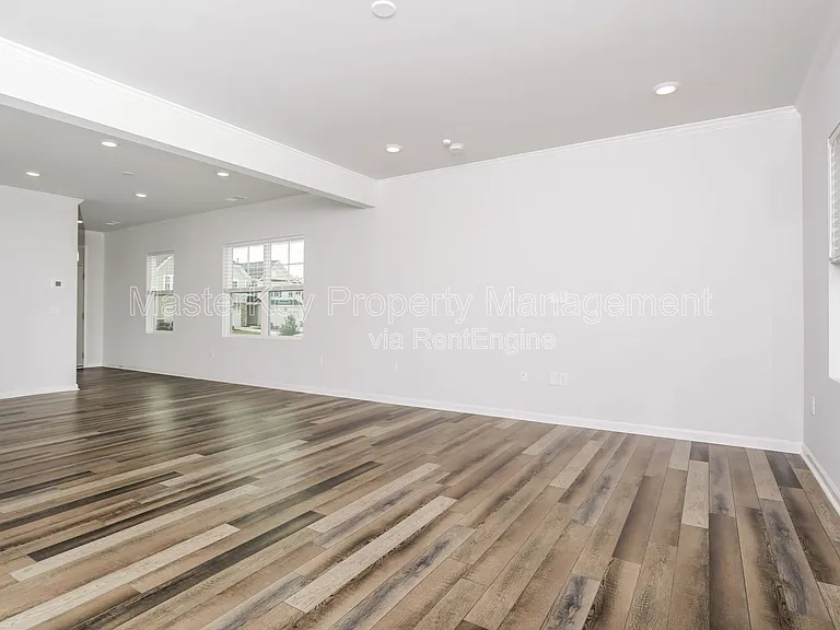 2061 Caen St — Photo 11