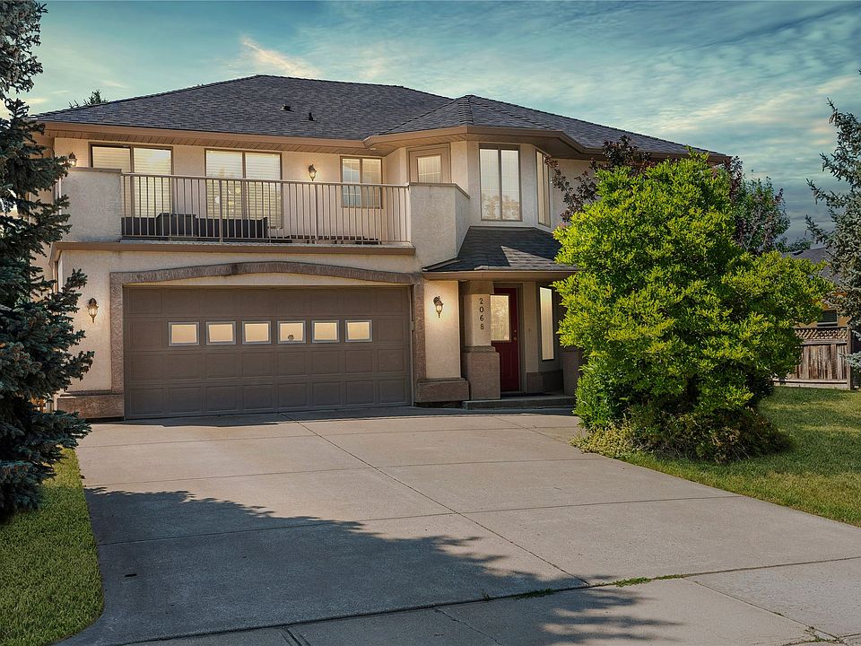 1st image of 2068 Hunter Cres