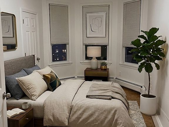 3rd image of 252 Windsor St #3