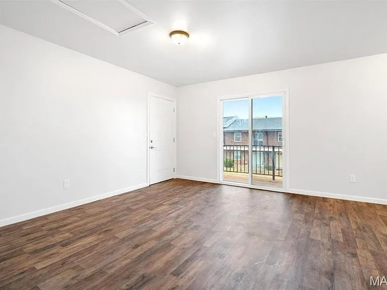 6905 Colonial Woods Dr #2 — Photo 8