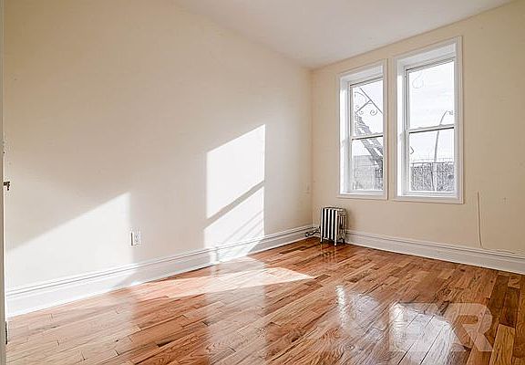 2nd image of 709 De Kalb Ave #16