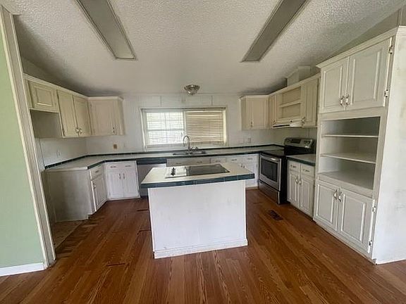 4th image of 30120 McCullen Rd