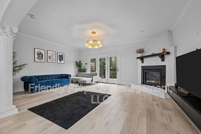 4 bed, 4.0 bath, 2174 sqft, $2,850 — Photo 3