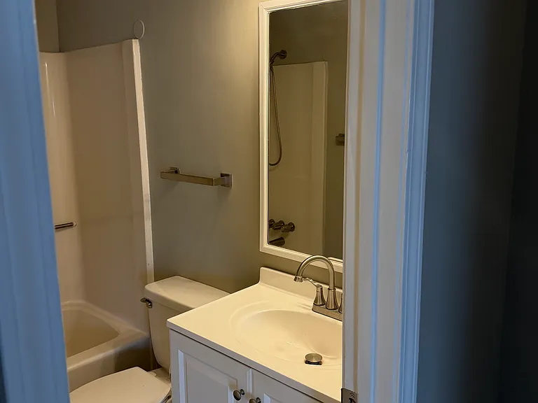 112 Stonecreek Dr #D — Photo 15