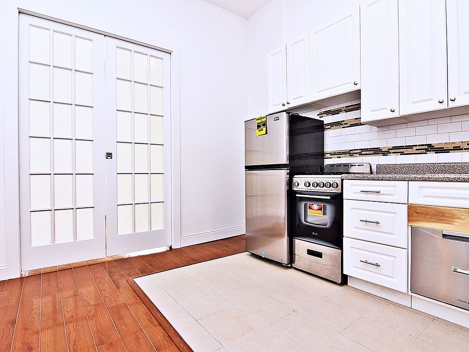 1st image of 220 W 122nd St #3RR