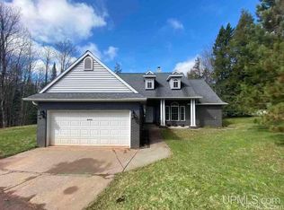 5827 N Lake Shore Dr, Bessemer, MI 49911