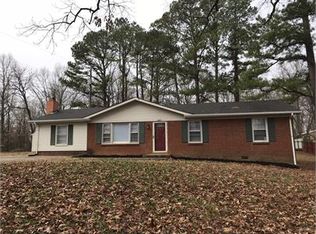 2085 Sanders Rd, Clarksville, TN 37043