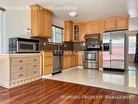 3rd image of 3555 Cadwallader Ave