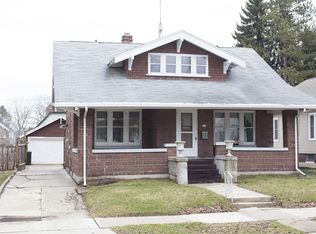 857 N 9th St, Manitowoc, WI 54220