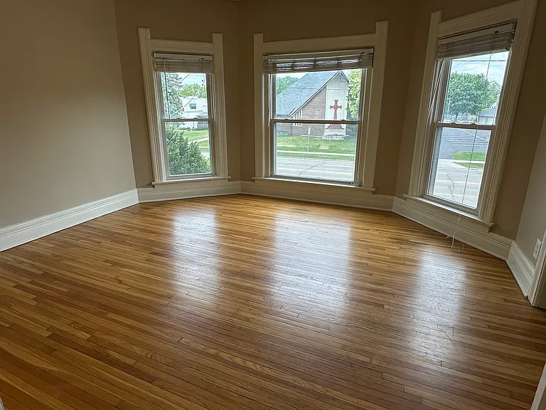 718 Milton Ave — Photo 9